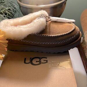 UGG TAZ slippers size 9 BNIB